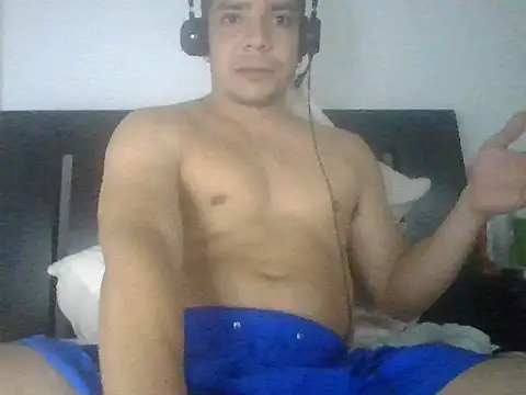 Snapshot of Bigbosscol chatting on November 15, 12:08 am Bigbosscol online show from November 15, 12:08 am