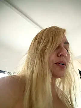 Snapshot of EvaBellucci_ chatting on November 6, 11:55 am EvaBellucci online show from November 6, 11:55 am