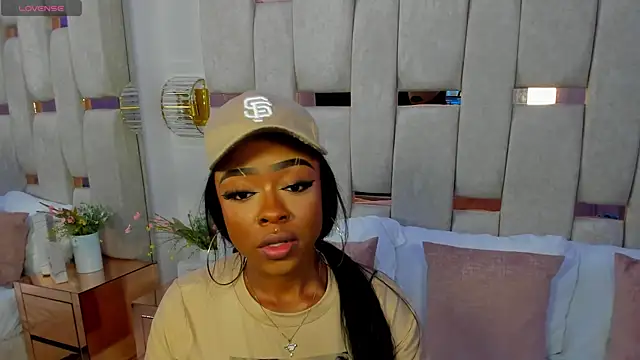 Snapshot of mia_schwarz chatting on January 24, 9:58 pm mia schwarz online show from January 24, 9:58 pm