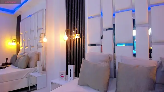 Snapshot of mia_schwarz chatting on October 3, 10:29 pm mia schwarz online show from October 3, 10:29 pm