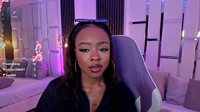 Snapshot of mia_schwarz chatting on November 8, 3:23 pm mia schwarz online show from November 8, 3:23 pm