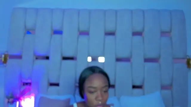 mia schwarz online show from February 21, 1:45 pm