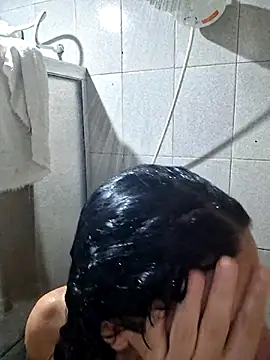 Snapshot of Sweet-diamondxxx chatting on December 5, 5:42 pm Sweet-diamondxxx online show from December 5, 5:42 pm