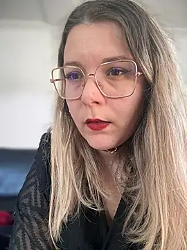 EmyLana online show from February 6, 2:04 pm