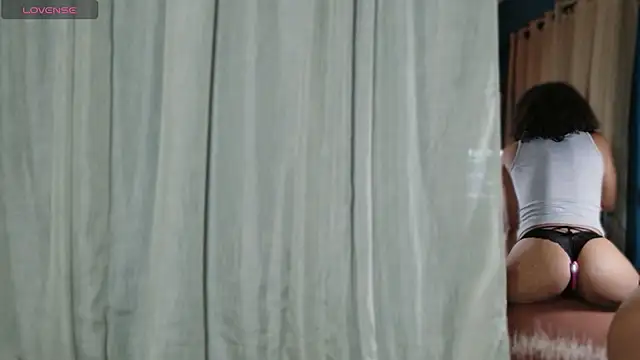 CurlyNony online show from April 12, 4:39 am