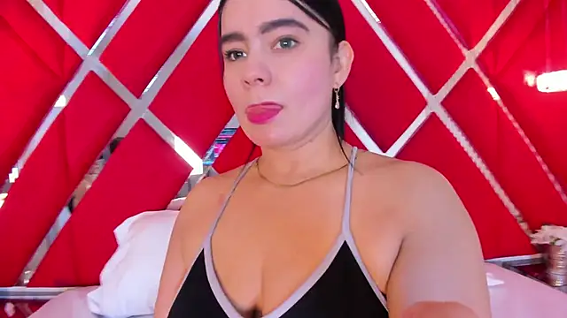 SusanCouper online show from April 8, 10:32 pm