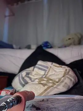 -Loren- online show from March 21, 12:17 pm