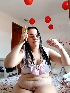 Im Amelia online show from February 12, 4:00 pm