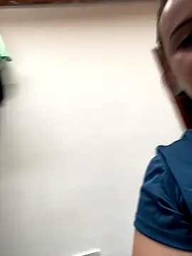 Im Amelia online show from November 6, 12:39 pm