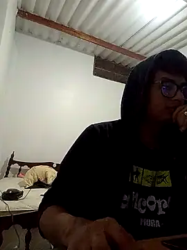 Snapshot of Chiquisijotis chatting on October 9, 1:25 am Chiquisijotis online show from October 9, 1:25 am