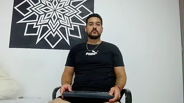  CHRIS-DENNIS  online show from April 1, 4:35 am