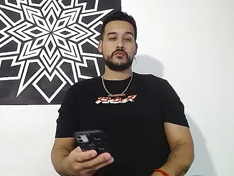 Snapshot of _CHRIS-DENNIS_ chatting on April 29, 3:32 am CHRIS-DENNIS online show from April 29, 3:32 am