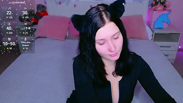 SarahStanley online show from February 10, 4:11 pm