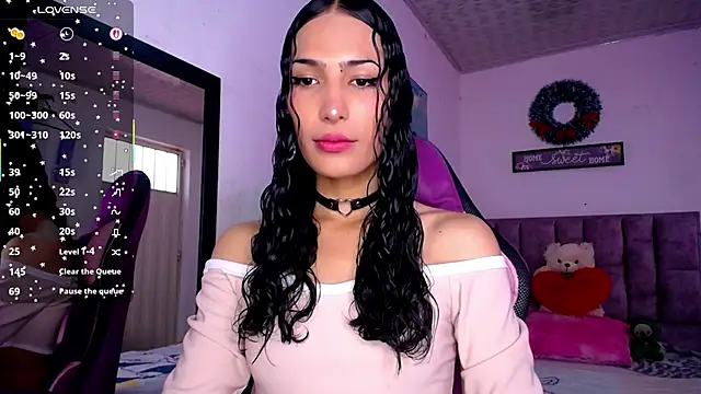 Snapshot of Lanna_hott_ chatting on June 4, 6:36 pm Lanna hott online show from June 4, 6:36 pm