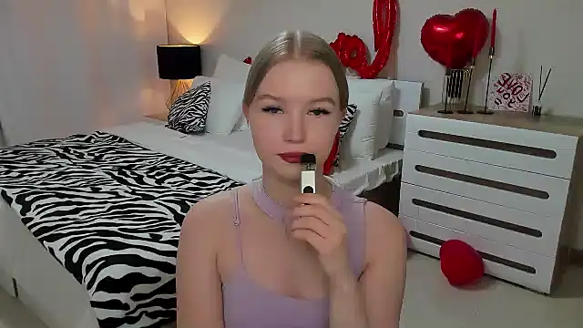 shy  lady online show from February 7, 1:04 am