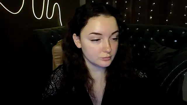 GloriNichols online show from December 14, 7:40 am