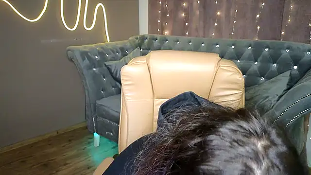 GloriNichols online show from January 17, 6:36 am