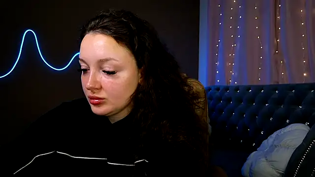 GloriNichols online show from September 23, 5:21 am