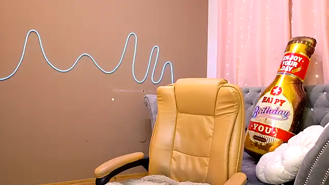 GloriNichols online show from September 30, 5:12 am