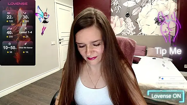 Snapshot of AriaGray chatting on October 2, 1:29 pm AriaGray online show from October 2, 1:29 pm