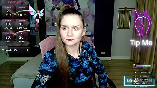 Snapshot of AriaGray chatting on October 14, 1:39 am AriaGray online show from October 14, 1:39 am