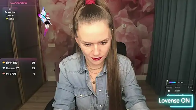 Snapshot of AriaGray chatting on October 29, 8:10 pm AriaGray online show from October 29, 8:10 pm