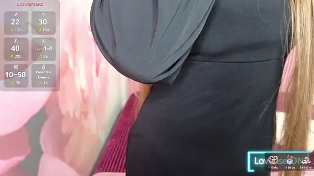 Snapshot of AriaGray chatting on November 3, 2:29 pm AriaGray online show from November 3, 2:29 pm