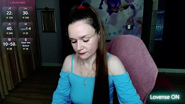 Snapshot of AriaGray chatting on June 12, 1:37 am AriaGray online show from June 12, 1:37 am