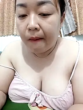 VyOanh2K online show from February 24, 3:54 pm