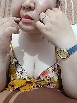 VyOanh2K online show from May 15, 3:52 pm