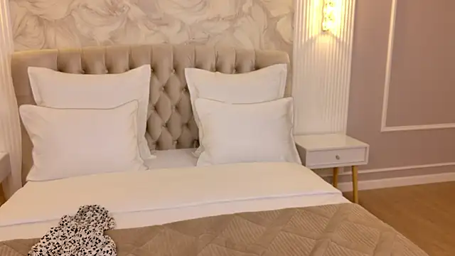 DeniseReese online show from February 11, 2:57 am