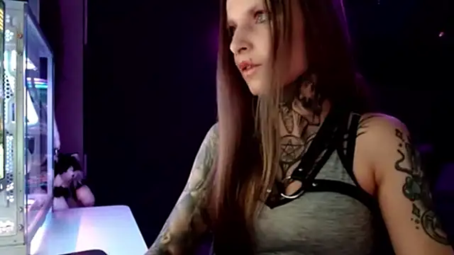 Snapshot of InesGold chatting on February 12, 10:15 pm InesGold online show from February 12, 10:15 pm