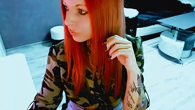 Snapshot of InesGold chatting on November 18, 9:19 pm InesGold online show from November 18, 9:19 pm