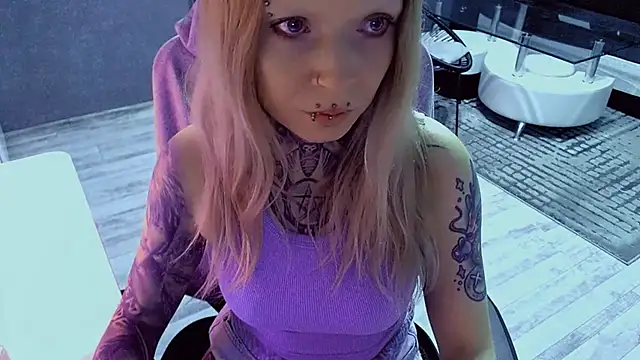 InesGold online show from April 18, 3:16 pm