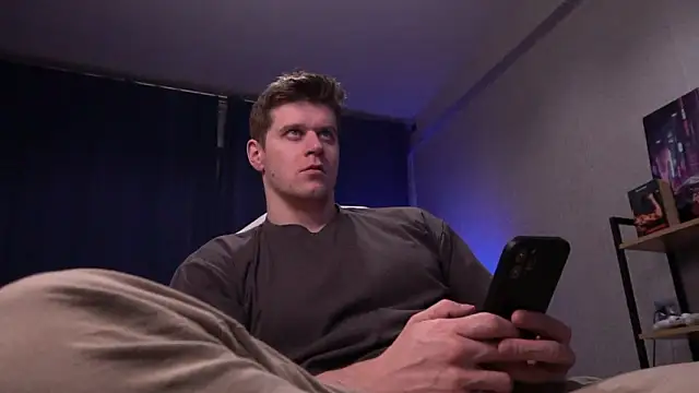 Bruno Banani online show from February 14, 8:05 pm