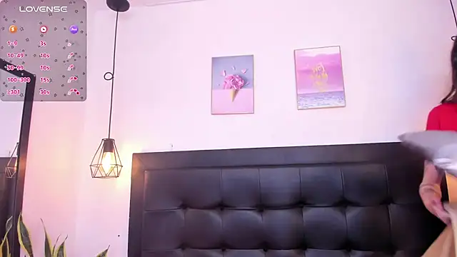 Snapshot of sweet_abby1 chatting on December 12, 12:22 pm sweet abby1 online show from December 12, 12:22 pm