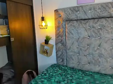 Snapshot of sweet_abby1 chatting on September 11, 12:05 pm sweet abby1 online show from September 11, 12:05 pm