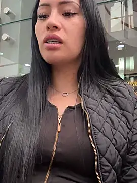 Snapshot of Sara_luna_ chatting on January 6, 4:02 pm Sara luna  online show from January 6, 4:02 pm