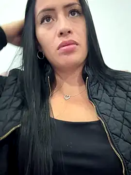 Snapshot of Sara_luna_ chatting on October 30, 11:38 pm Sara luna  online show from October 30, 11:38 pm