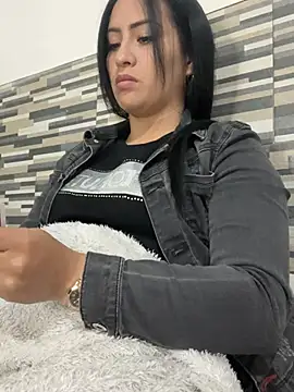 Sara luna  online show from July 12, 5:15 pm