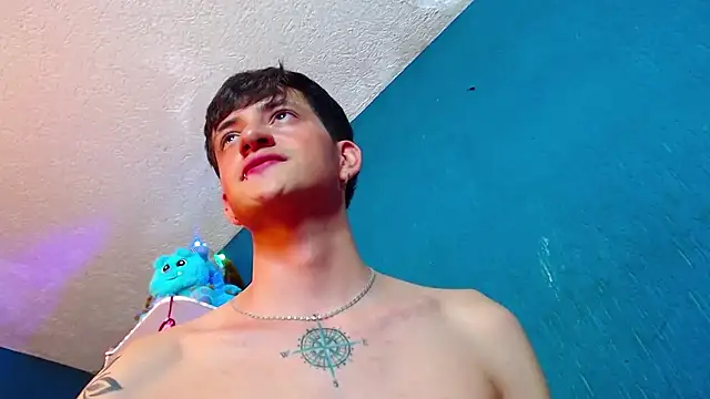 Snapshot of GabyThoms chatting on December 17, 4:01 am GabyThoms online show from December 17, 4:01 am