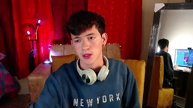 Snapshot of GabyThoms chatting on December 20, 11:26 pm GabyThoms online show from December 20, 11:26 pm