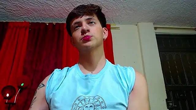 Snapshot of GabyThoms chatting on January 5, 8:54 am GabyThoms online show from January 5, 8:54 am