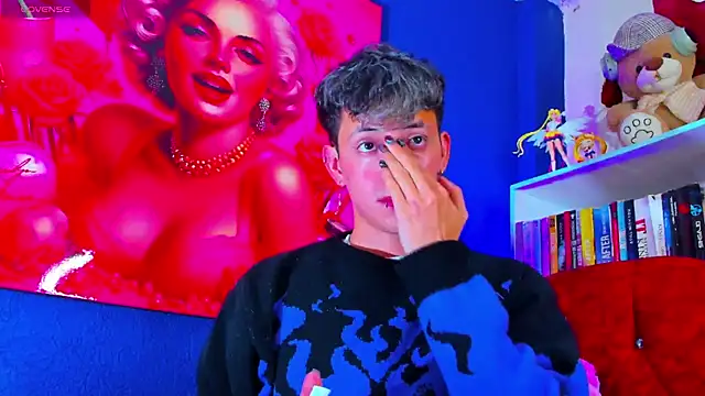 Snapshot of GabyThoms chatting on February 27, 11:15 pm GabyThoms online show from February 27, 11:15 pm