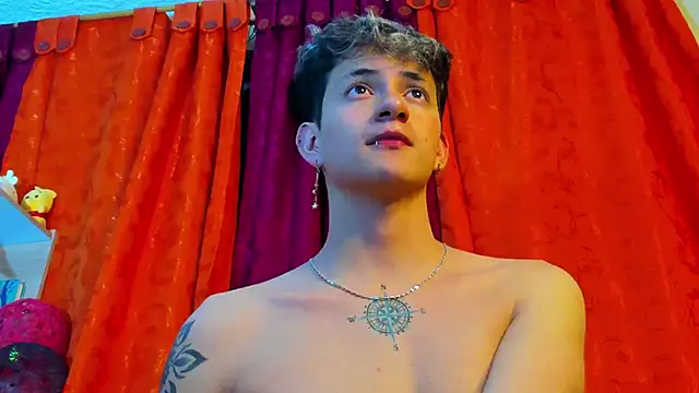 Snapshot of GabyThoms chatting on March 18, 8:04 pm GabyThoms online show from March 18, 8:04 pm