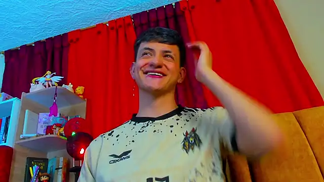 Snapshot of GabyThoms chatting on March 21, 11:45 pm GabyThoms online show from March 21, 11:45 pm