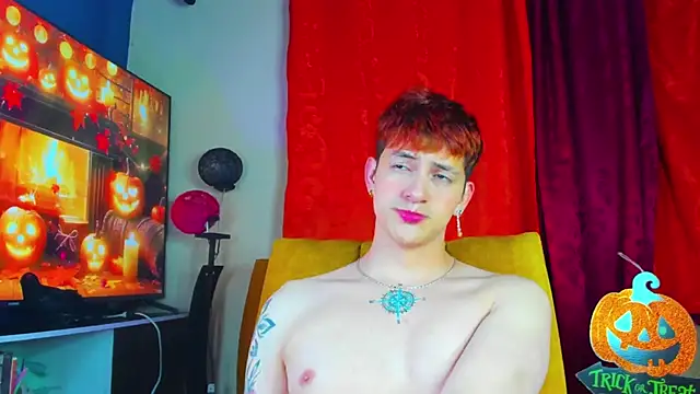 Snapshot of GabyThoms chatting on October 15, 3:17 am GabyThoms online show from October 15, 3:17 am