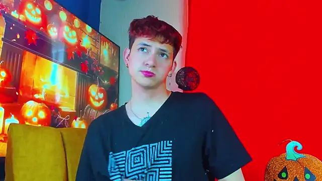 Snapshot of GabyThoms chatting on October 16, 9:05 pm GabyThoms online show from October 16, 9:05 pm