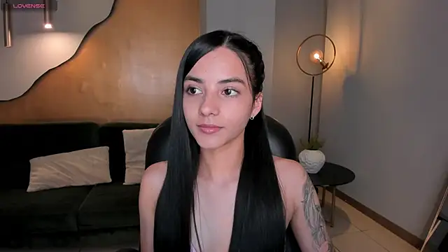 Snapshot of HannahJamesX chatting on January 20, 7:57 pm HannahJamesX online show from January 20, 7:57 pm