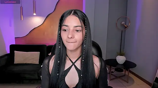 Snapshot of HannahJamesX chatting on January 21, 7:17 pm HannahJamesX online show from January 21, 7:17 pm